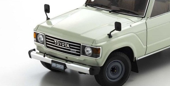 KS08956W KYOSHO 1:18 Toyota Land Cruiser 60 White model car