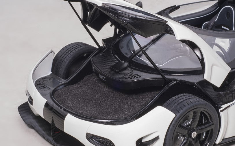 79021 AUTOart 1:18 Koenigsegg Agara RS White/Carbon Black model car