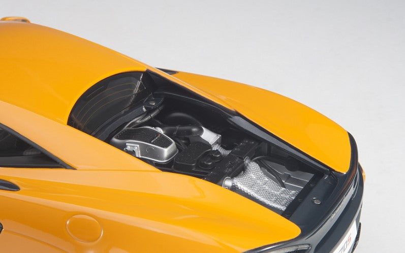 76044 AUTOart 1:18 McLaren 570S Orange model car