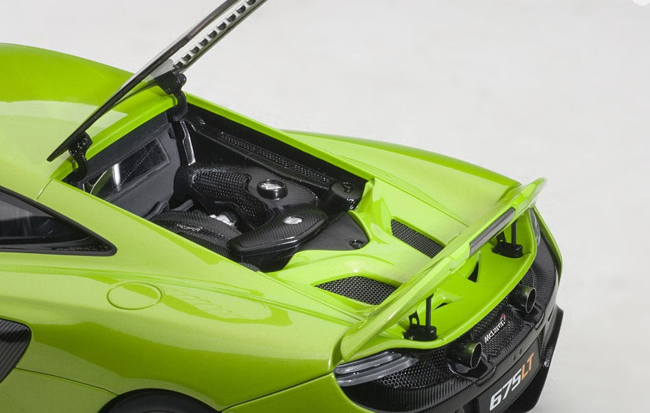 76049 AUTOart 1:18 McLaren 675 LT Metallic Green model car