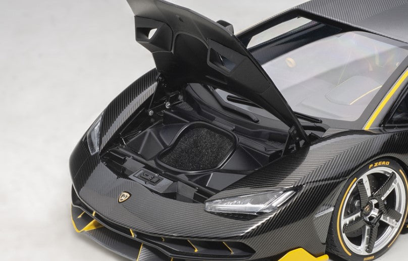 79114 AUTOart 1:18 Lamborghini Centenario Carbon Black/Yellow Accent model car