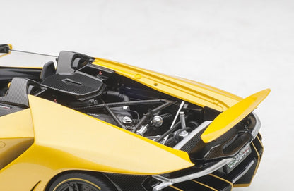 79117 AUTOart 1:18 Lamborghini Centenario Roadster Pearl Yellow model car