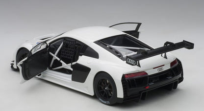 81602 AUTOart 1:18 Audi R8 LMS 2016 White model car