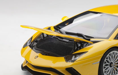 79132 AUTOart 1:18 Lamborghini Aventador S Metallic Yellow