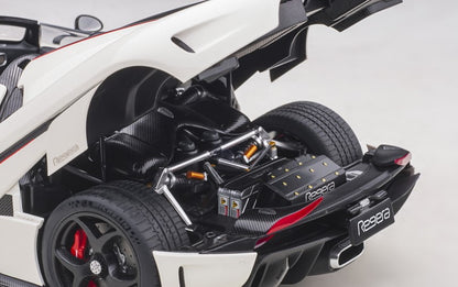 79027 AUTOart 1:18 Koenigsegg Regera White / Carbon Black / Red model car