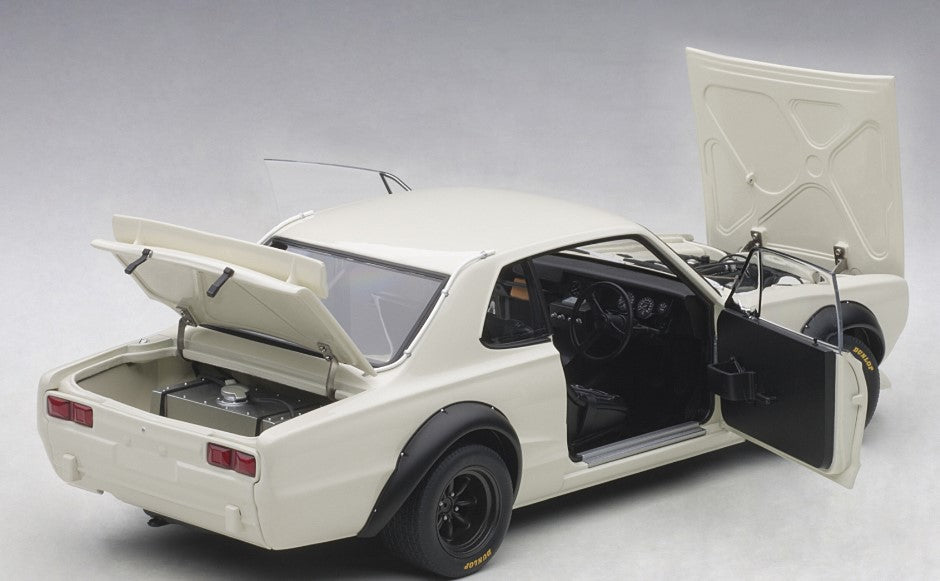 87279 AUTOart 1:18 Nissan Skyline GT-R KPGC10 Racing 1972 White model cars