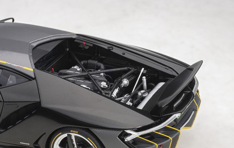 79114 AUTOart 1:18 Lamborghini Centenario Carbon Black/Yellow Accent model car