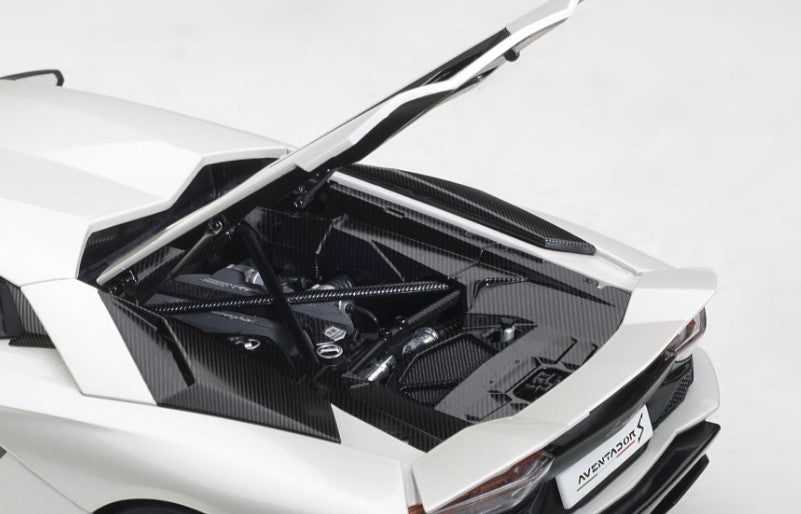 79131 AUTOart 1:18 Lamborghini Aventador S Pearl White model car