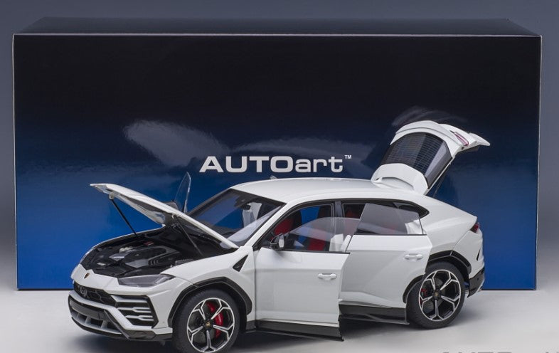 79161 AUTOart 1:18 Lamborghini Urus Metallic White model car