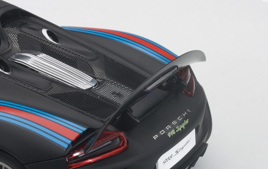 77929 AUTOart 1:18 Porsche 918 Spyder Visor Package Black/MARTINI Stripe