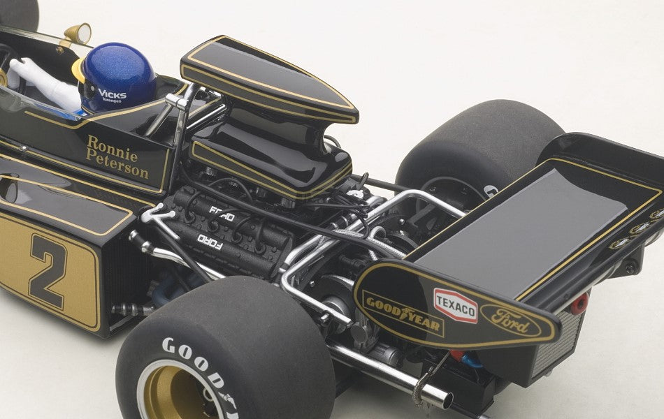 87330 AUTOart 1:18 Lotus 72E 1973 #2 Ronnie Peterson with Driver Figure