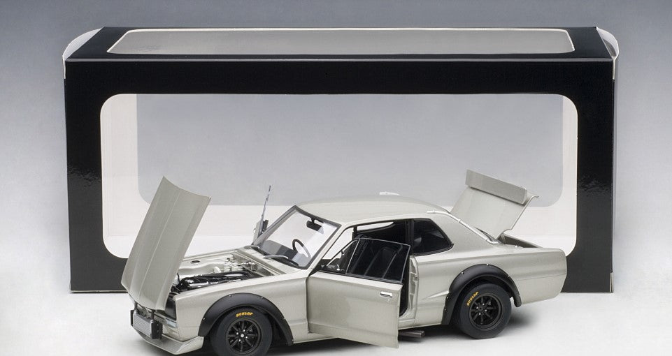 87277 AUTOart 1:18 Nissan Skyline GT-R KPGC10 Racing 1972 Silver model cars