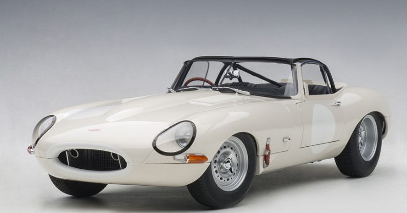 73649 AUTOart 1:18 Jaguar Lightweight E Type White model cars