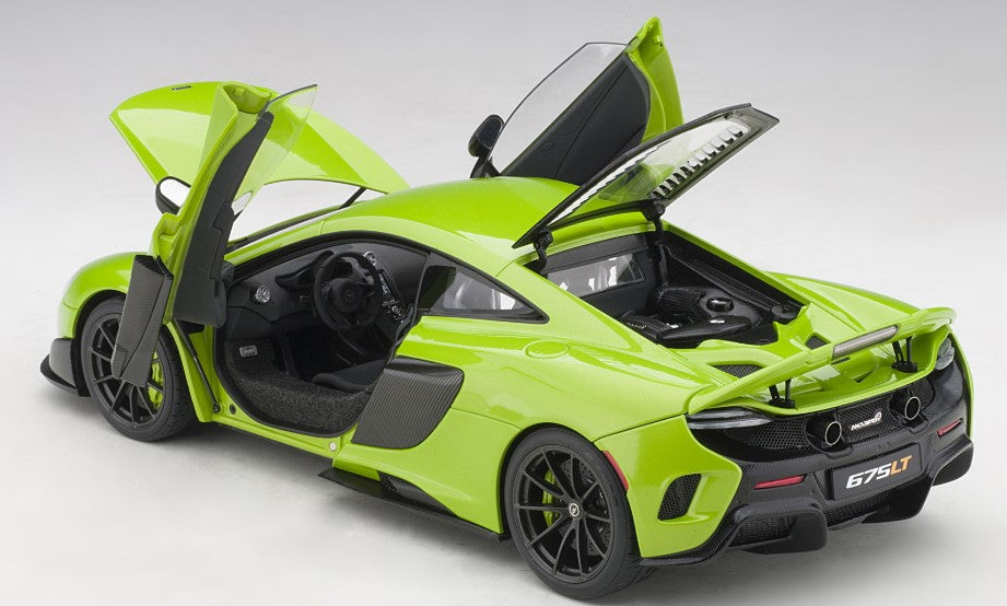 76049 AUTOart 1:18 McLaren 675 LT Metallic Green model car