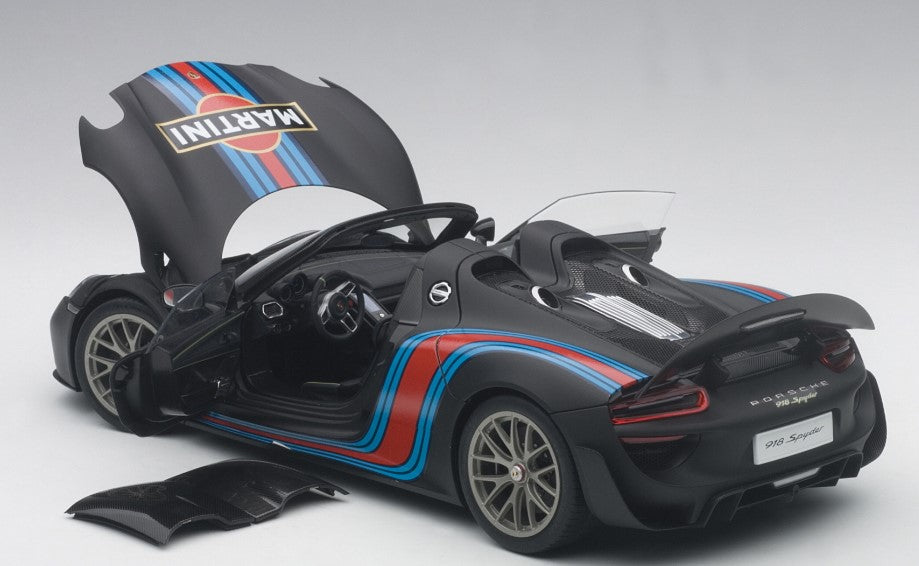 77929 AUTOart 1:18 Porsche 918 Spyder Visor Package Black/MARTINI Stripe