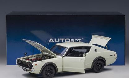 77472 AUTOart 1:18 Nissan Skyline 2000 GT-R (KPGC110) Kenmeri White