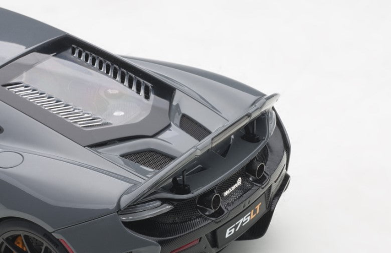 76047 AUTOart 1:18 McLaren 675 LT Gray model car