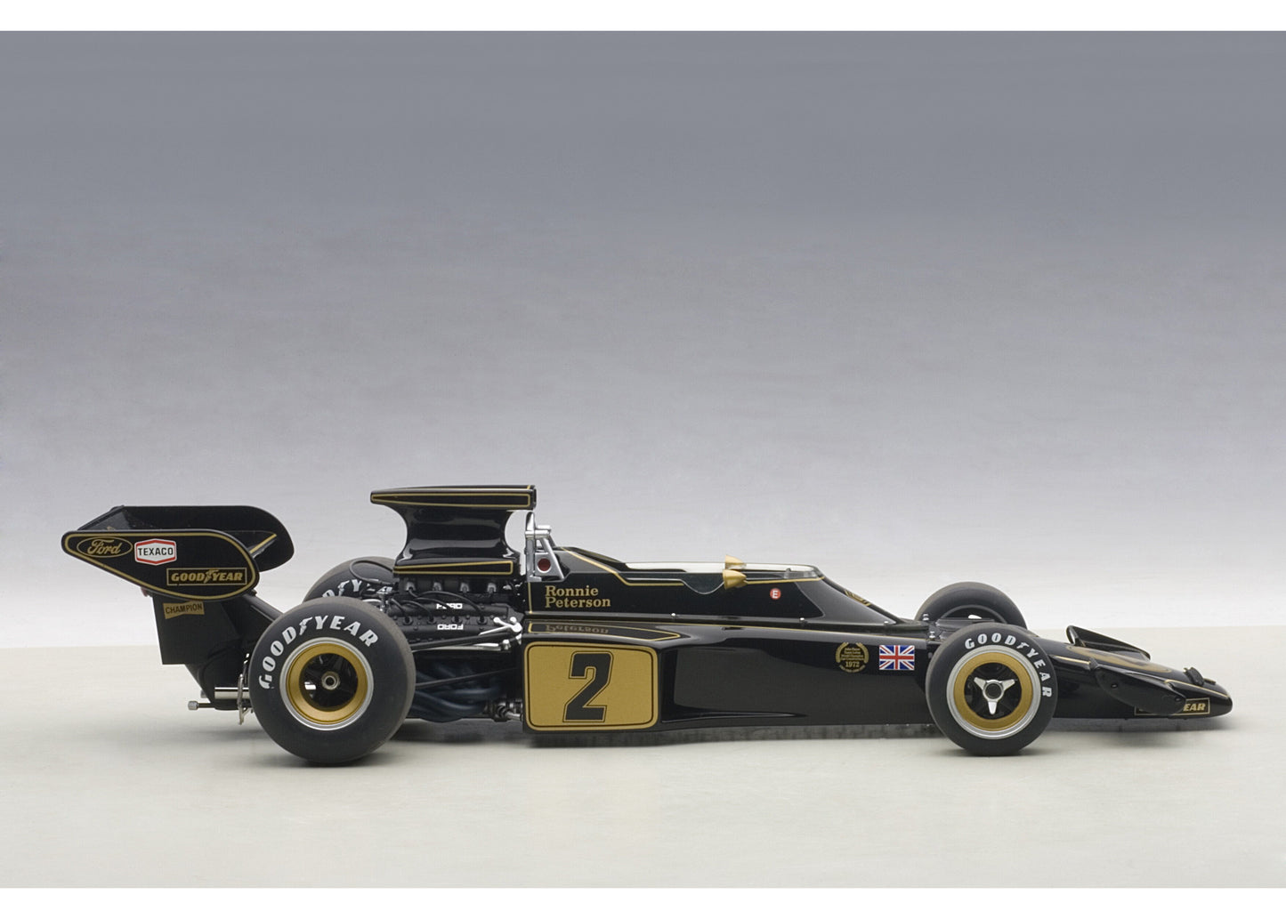 87329 AUTOart 1:18 Lotus 72E 1973 #2 Ronnie Peterson model car