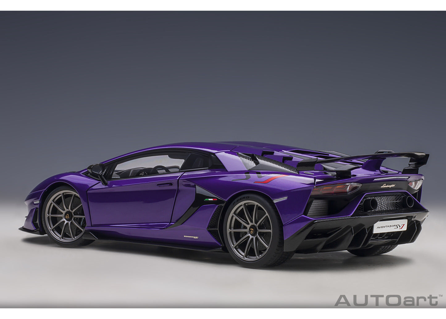 79179 AUTOart 1:18 Lamborghini Aventador SVJ Pearl Purple