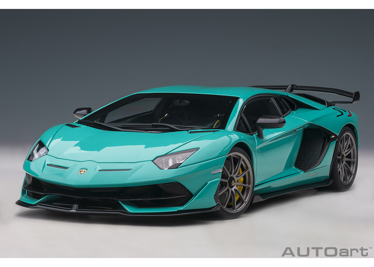 79176 AUTOart 1:18 Lamborghini Aventador SVJ (Turquoise Blue) model car