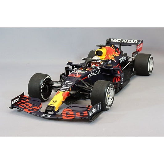 110212333 MINICHAMPS 1:18 Honda Red Bull Racing RB16B M.Verstappen Abu Dhabi GP 2021 winner World Champion with pit board